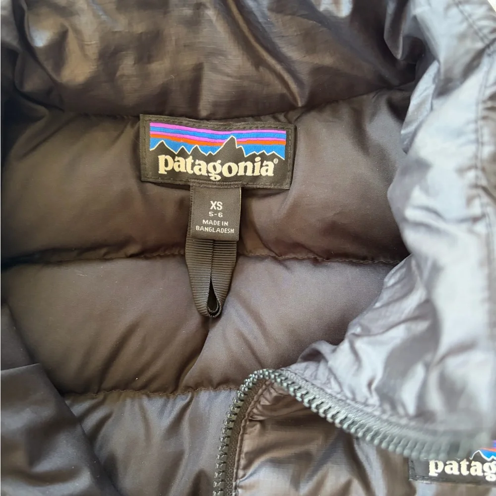 Patagonia Black Puffer Vest - Picture 3 of 3